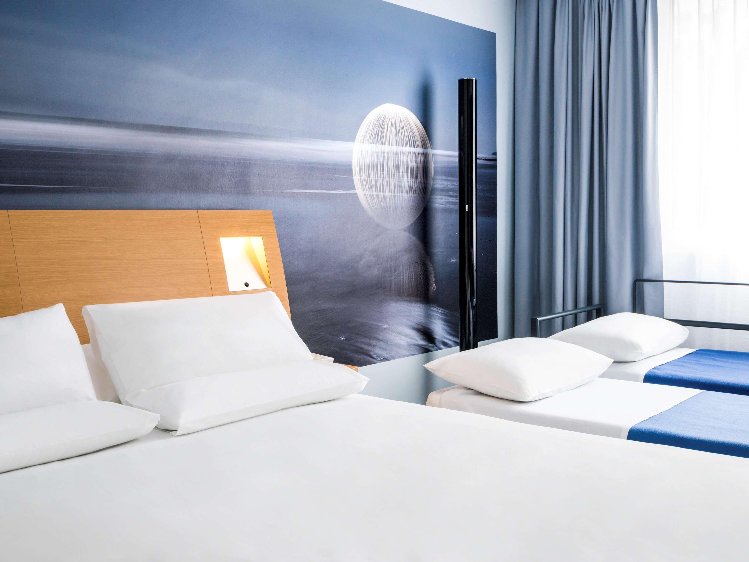 Novotel Сакле Экстерьер фото
